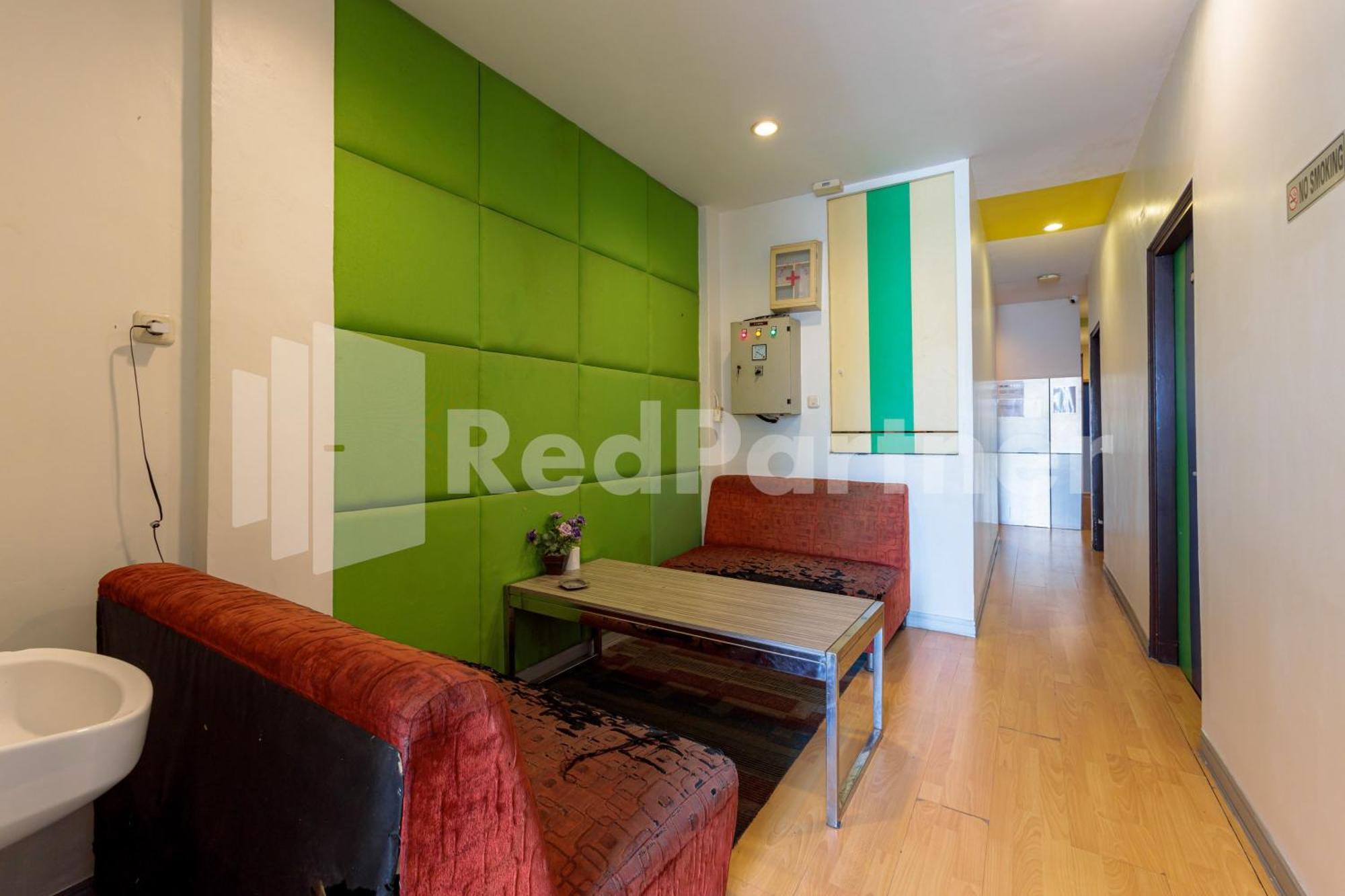 Ichiza Room Redpartner Jakarta Exterior photo