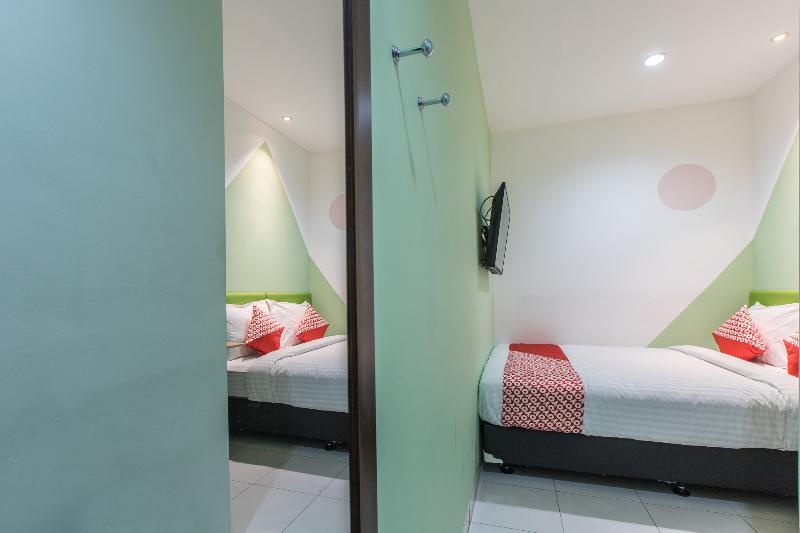 Ichiza Room Redpartner Jakarta Exterior photo